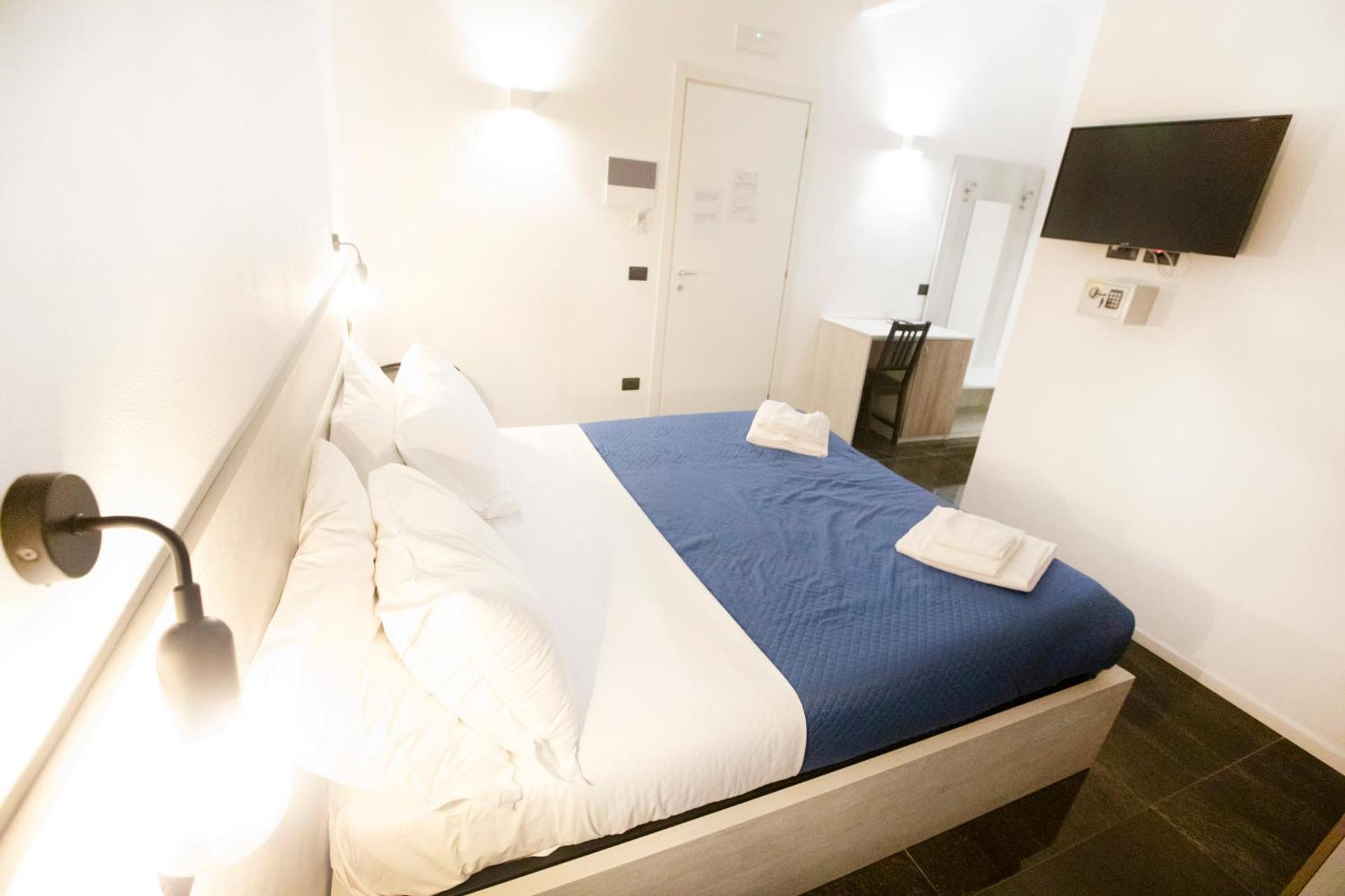 Double Room,1522398424:JPEG